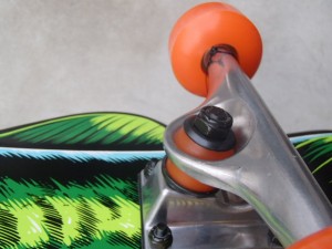 BASS/FROGコンプリートスケートボード